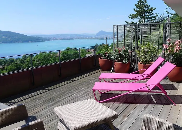 Hôtel avec vue: Le Clos Du Lac - location de chambres