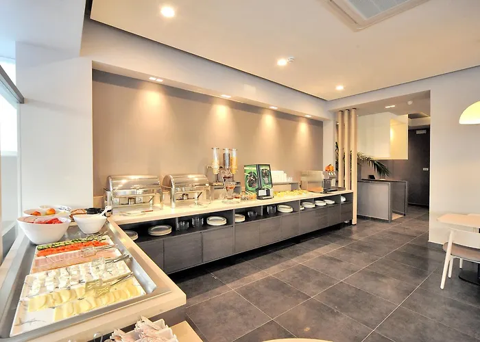 Apart hotel: Astron Suites & Apartments