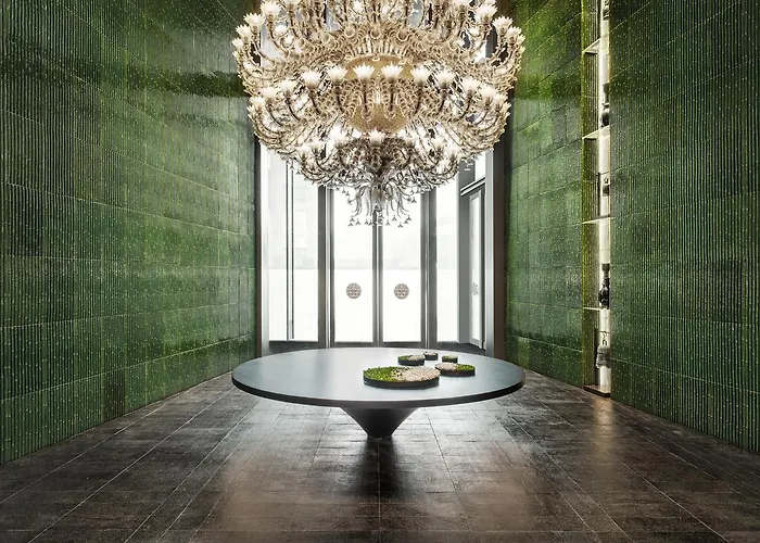 Сity center hotels Upper House Shanghai