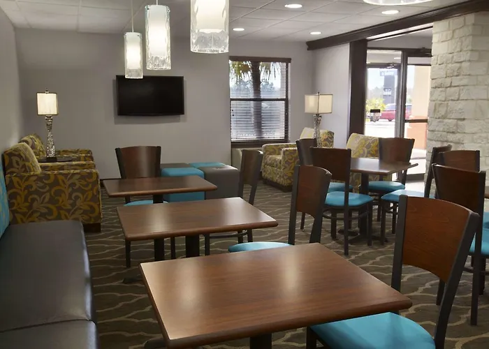 Days Inn & Suites By Wyndham Kinder