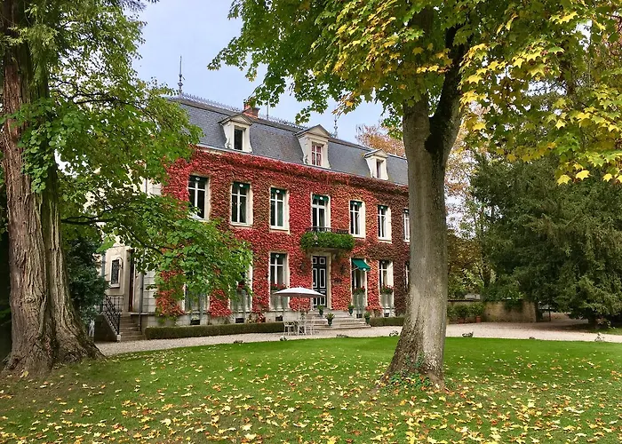 Chateau De Challanges
