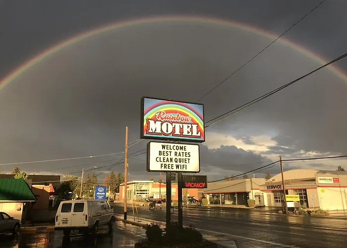 Pet Friendly hotel: Rainbow Motel