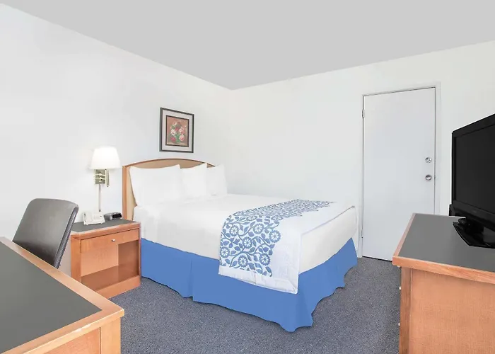 Motel: Days Inn By Wyndham Emporia