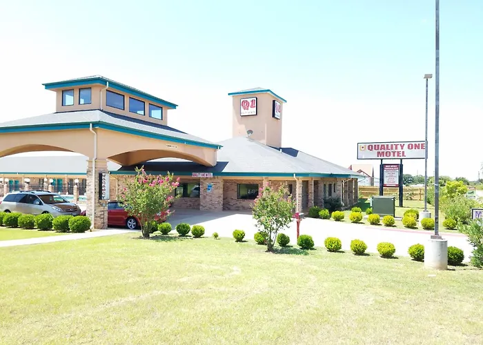 Quality One Motel