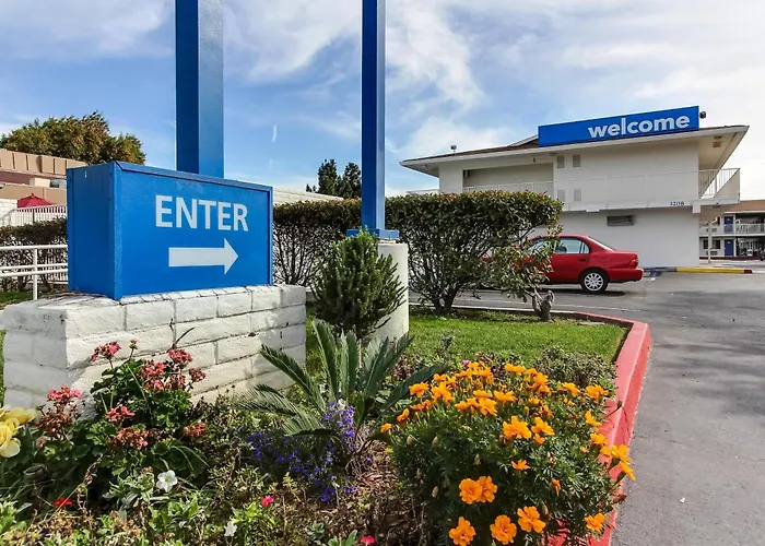 Hotel: Super 8 By Wyndham Santa Clara