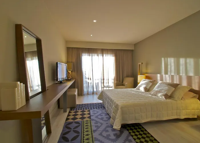 Ino Hotel & Suites