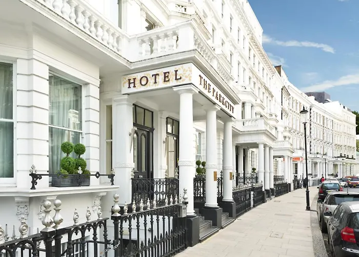 Hotel: The Park City Grand Plaza Kensington Hotel