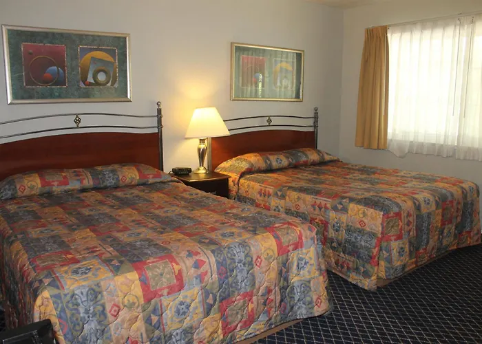 Motel: Golden Chain Motel