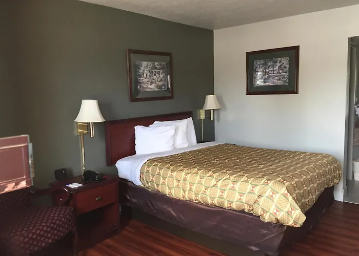 Hotel near College: Budget Inn-Norman