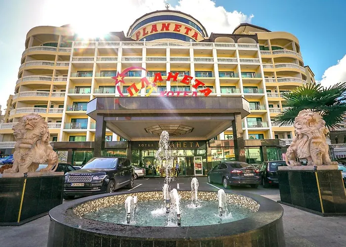 Hotel with pool: Planeta Hotel & Aquapark Free Beach Access