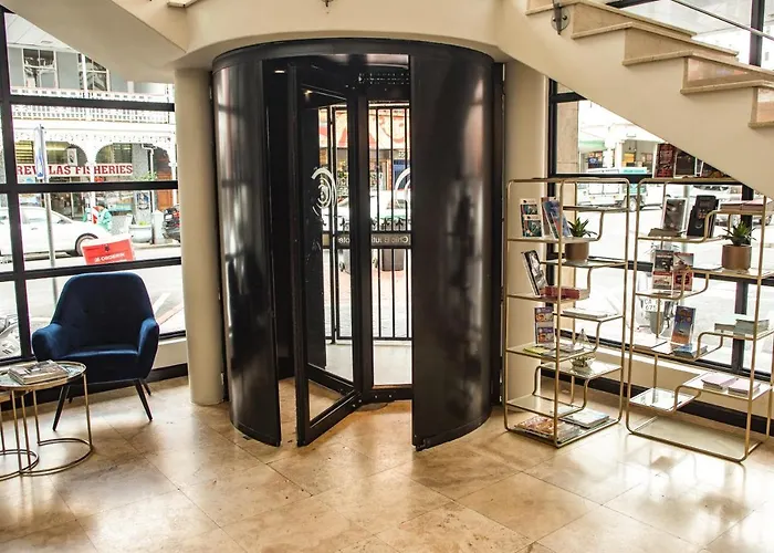 Urban Chic Boutique Hotel & Cafe