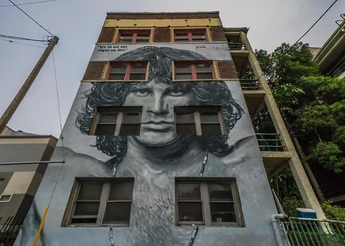 3 star hotel: Ellison Suites