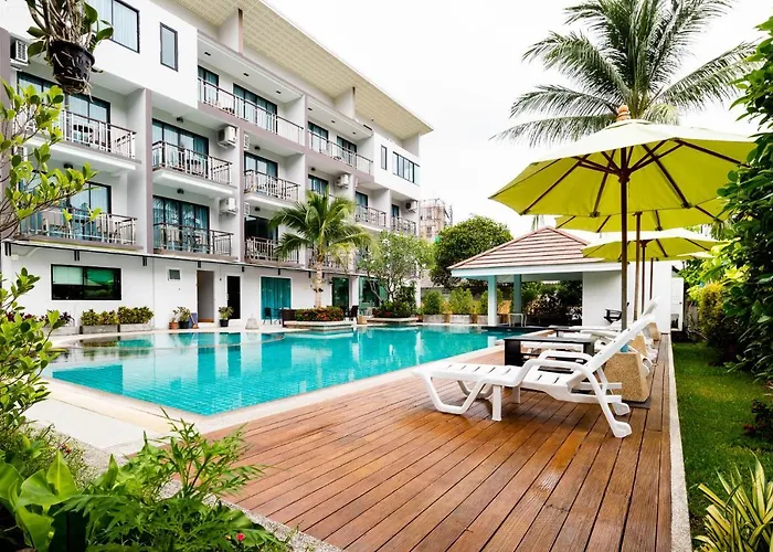 Hotel with pool: Di Pantai Boutique Beach Resort