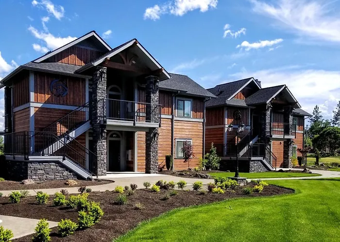 Family Hotel: Resort At Eagle Point Golf Club Lodging