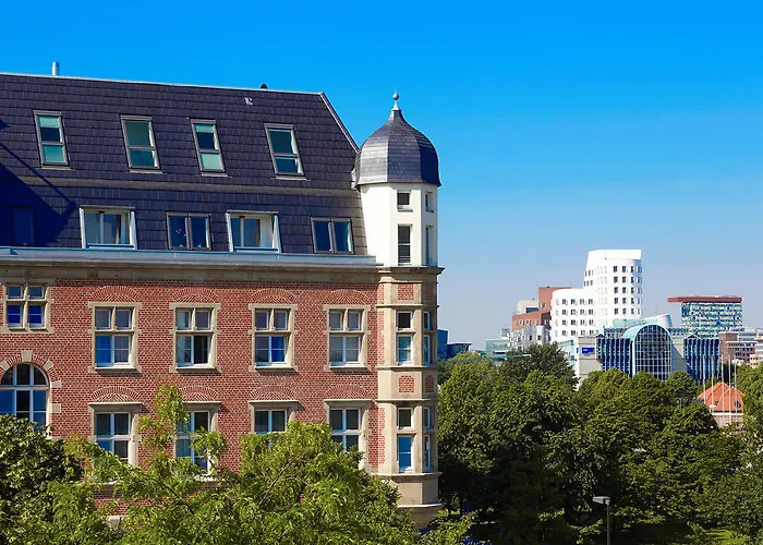 Red - Living Suites By The Rhine