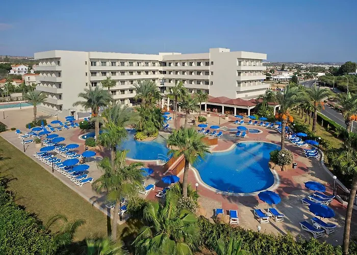 Jacuzzi hotel: Nissiana Hotel & Bungalows