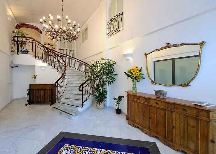 Family Hotel: Aurora Residence