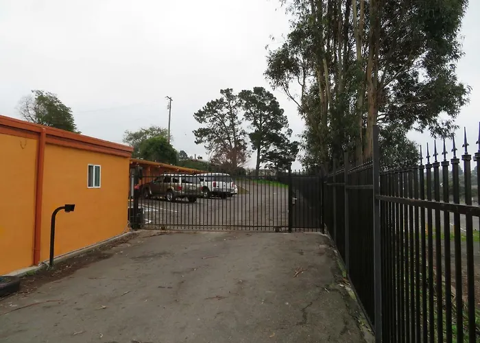 Cheap hotel: Carquinez Inn