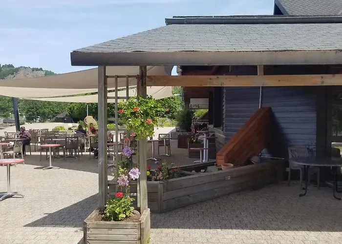 Hotel Domaine Du Lac Chambon