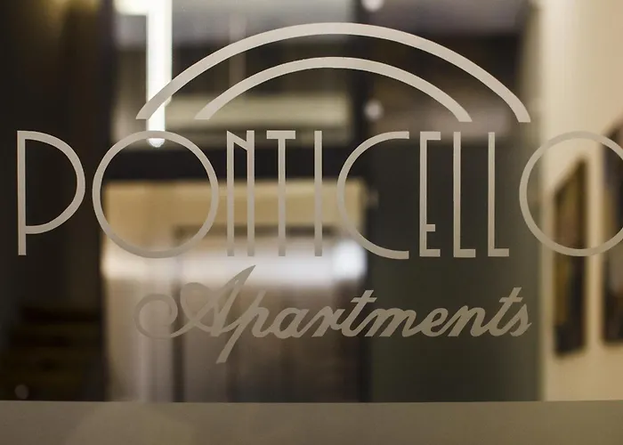 Hotel near College: Ponticello Apartments