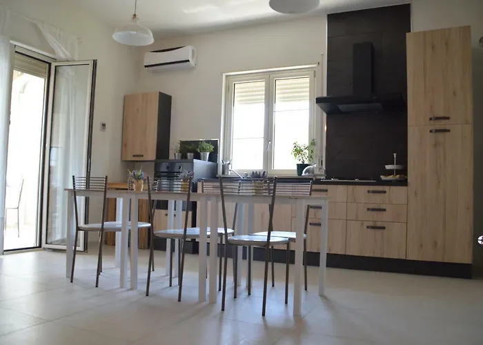 La Via Di Casa