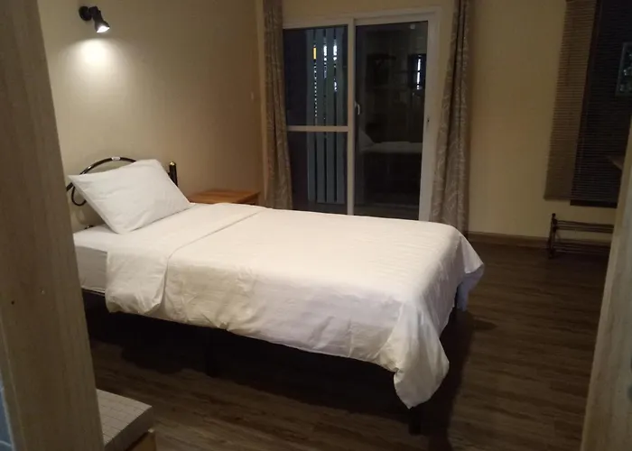 Little Guest House Hotel