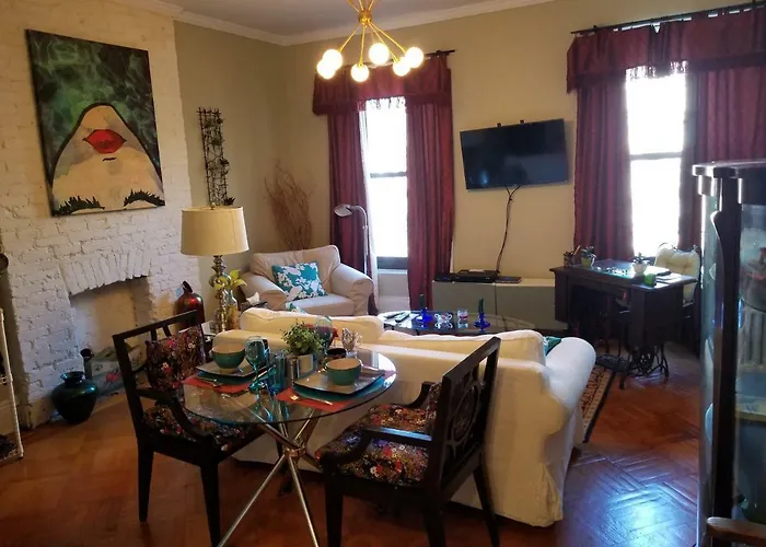Cozy Fully Furnished Near Prospect Park & Public Transport