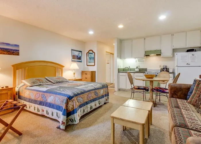 Central hotel: St. Moritz 75