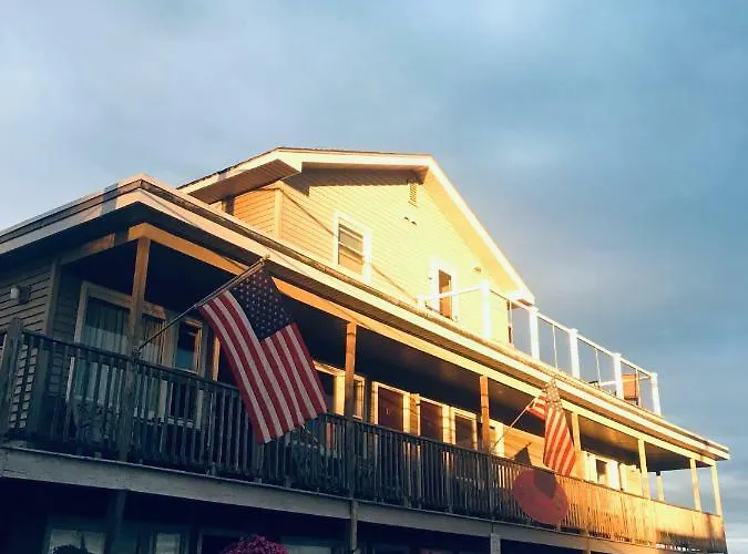 The Skylark Beach Inn
