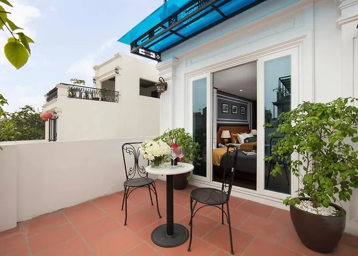 Kinderhotel Mayflower - Central Old Quarter