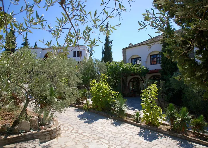 Hotel mit Pool: Geranion Village