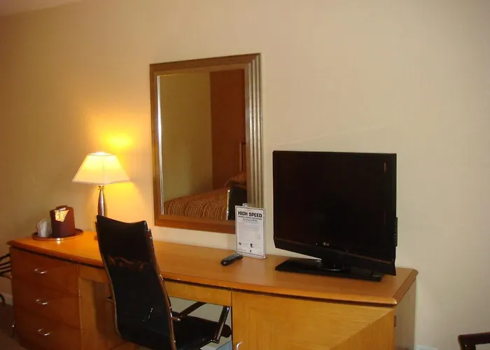 3 star hotel: The Skyline Hotel New York