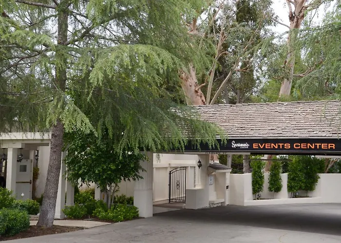 Hotel: Sportsmen'S Lodge Hotel