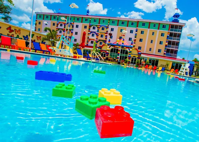 Hotel with pool: Legoland Florida Resort