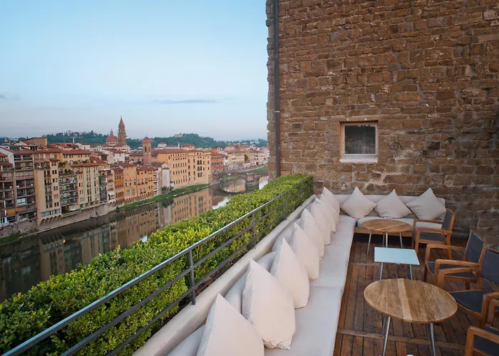 Hotel with Tennis: Hotel Continentale - Lungarno Collection