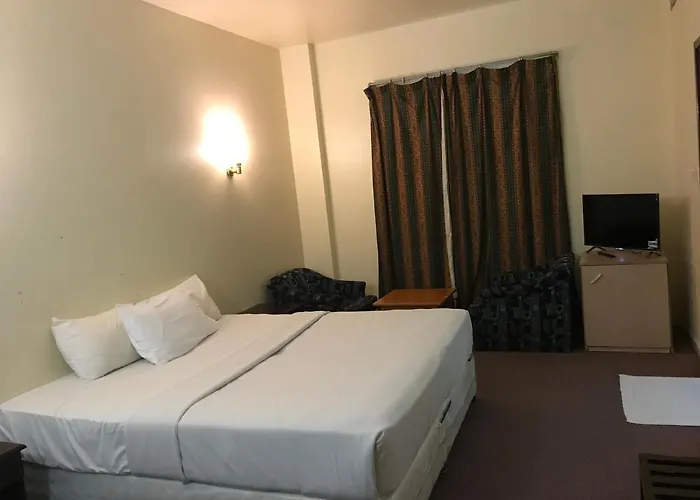 Hôtel bon marché: Rush Inn Hotel