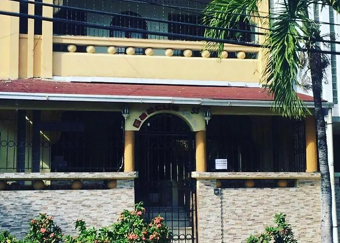 Central hotel: Caribbean Hotel Santo Domingo