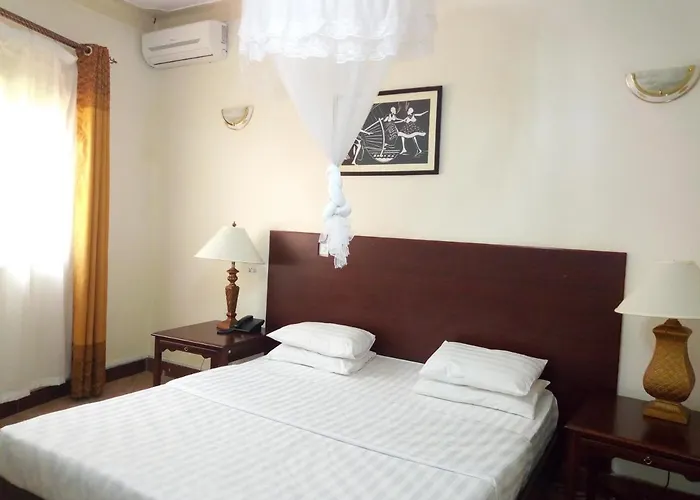 Hotel with Tennis: Peniel Beach Hotel