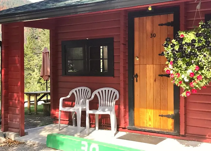 Family Hotel: Miette Hot Springs Bungalows
