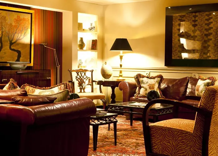 Hotel near College: Royal Park Hotel