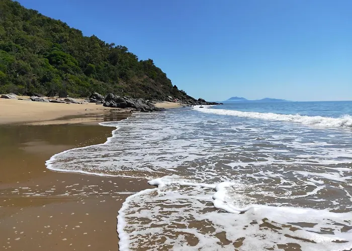 Turtle Cove Beach Resort - Respectful Adults Only - Byo Food & Beverage Resort
