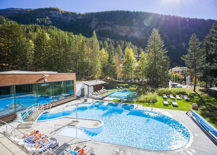 Hotels with pool Le Bristol Leukerbad